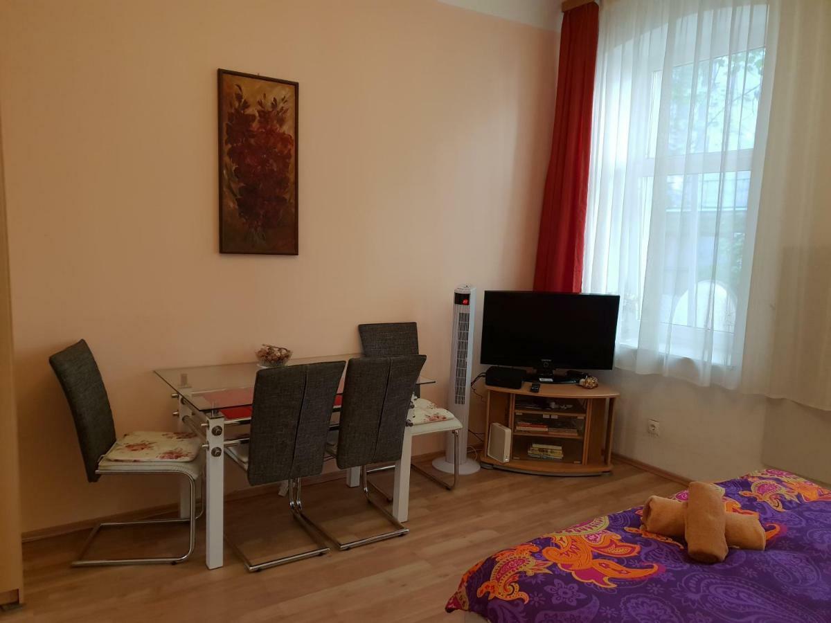 Ferienwohnungen Stella Вена Экстерьер фото